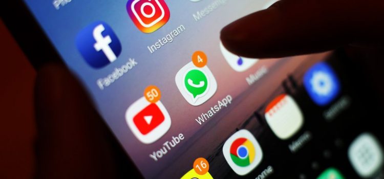 Les Seigneurs demandent des règles plus strictes pour les entreprises de technologie