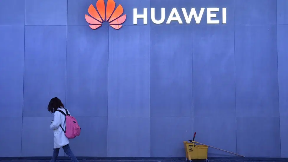 Huawei poursuit le gouvernement américain pour l’interdiction de certains produits