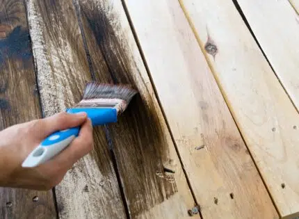 Comment enlever une tache de peinture incrustée ?