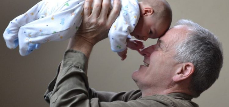 4 façons d’aider vos grands-parents à économiser de l’argent sur l’hygiène personnelle
