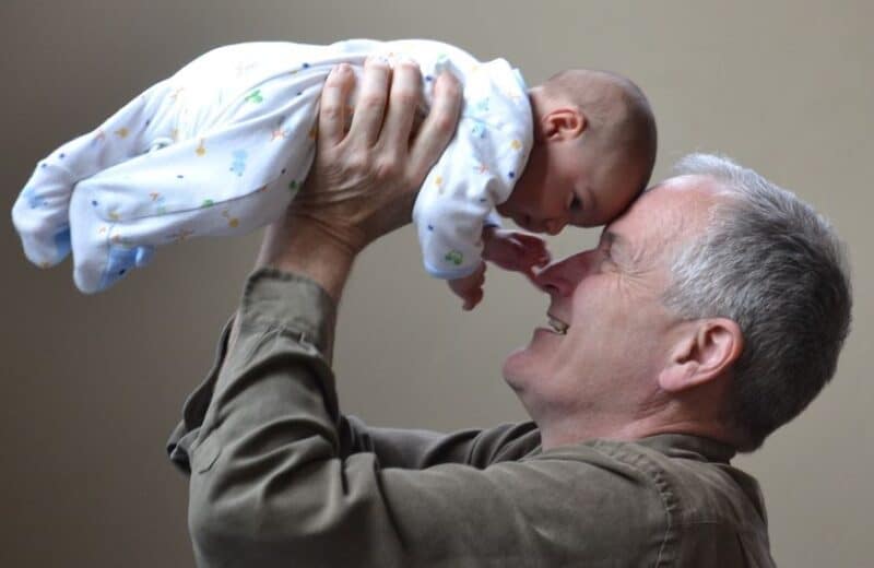 4 façons d’aider vos grands-parents à économiser de l’argent sur l’hygiène personnelle