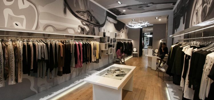 Les ventes de French Connection chutent en raison d’un léger bénéfice