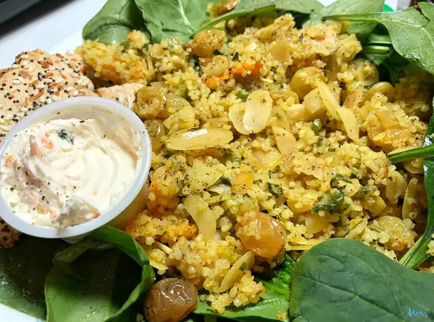 Diet-to-Go Curried Cous Cous, Spinach, Flat Bread & Veggie Cream Cheese