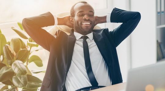 À la recherche d’un meilleur équilibre travail-vie personnelle ? Il peut être payant d’accepter une réduction de salaire pour être plus heureux.