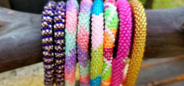 Sashka Co. Les bracelets en perles de verre sont faits avec amour ! #Back2School17