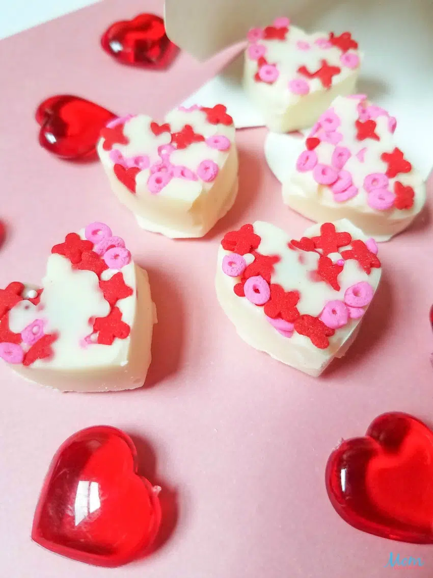 White Chocolate Almond Hearts Recipe #sweet2019 #sweets #hearts #candy #recipe #valentinesday