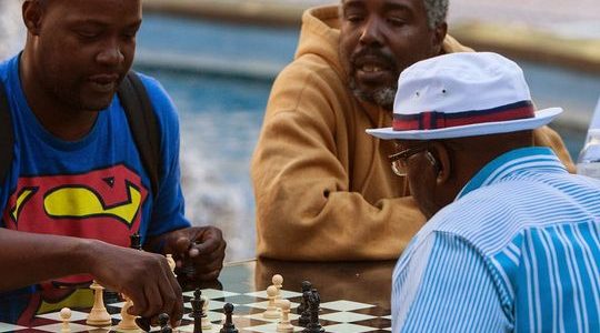Les travailleurs du secteur manufacturier, les hommes noirs parmi les perdants dans le rapport de février sur l’emploi