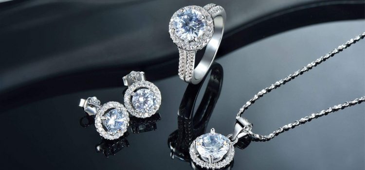 Comment nettoyer et entretenir vos bijoux ?