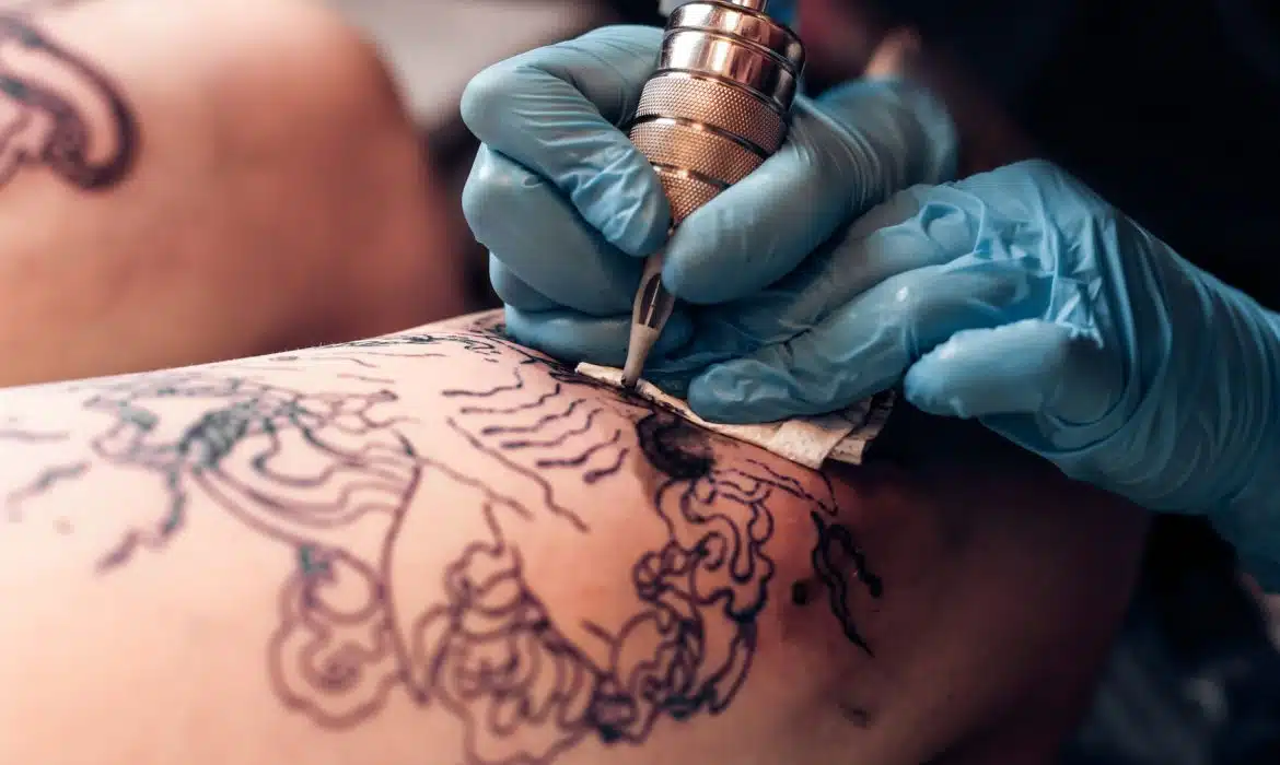 La popularité des tatoueurs de rue : pourquoi et comment ?