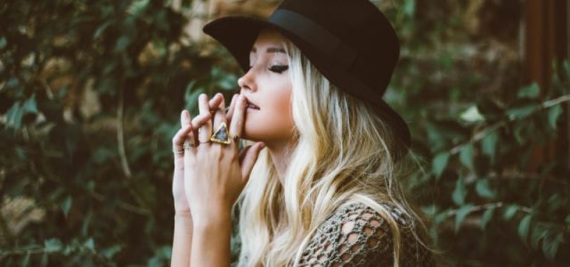 4 accessoires super cool pour amener votre tenue au niveau supérieur