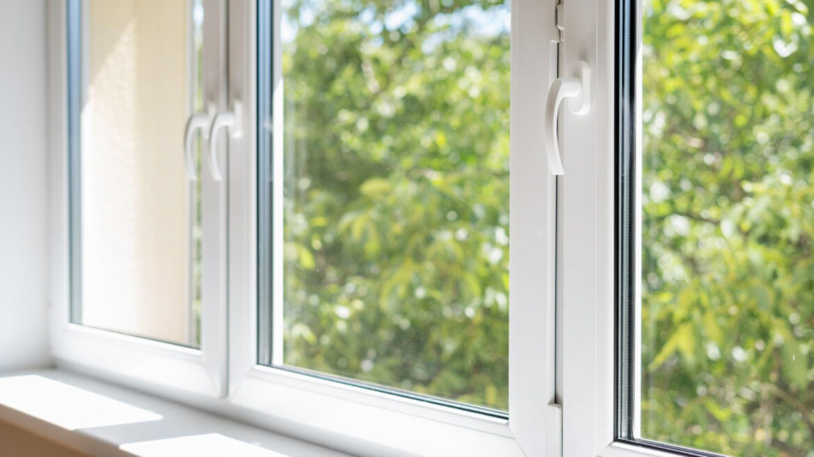 Le duel des fenêtres : aluminium contre PVC, qui l'emporte ?