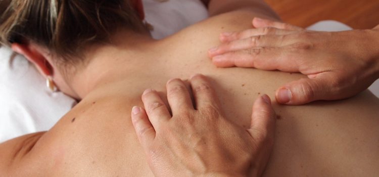 Le massage peut vous aider à surmonter les défis de la perte de poids