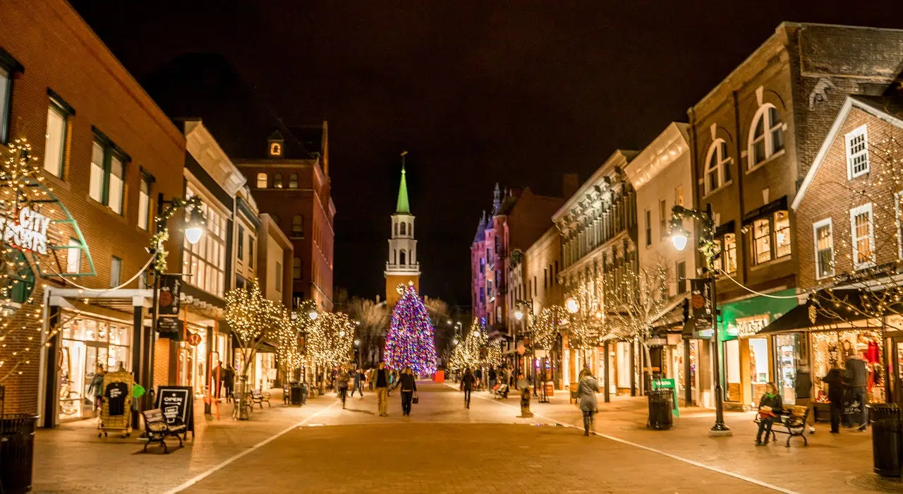 Six Ways to Enjoy a New England Christmas 