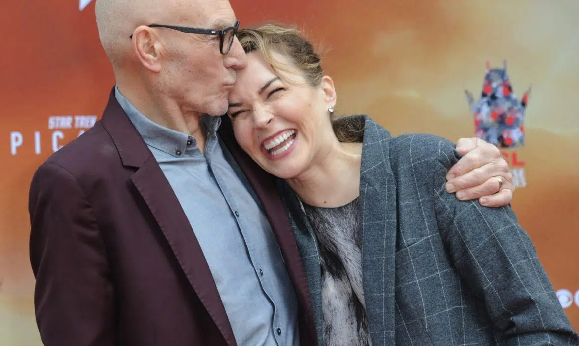 Comment Patrick Stewart a-t-il rencontré sa femme, Sunny Ozell ?