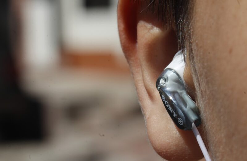 Quand faut-il envisager l’appareillage auditif ? 
